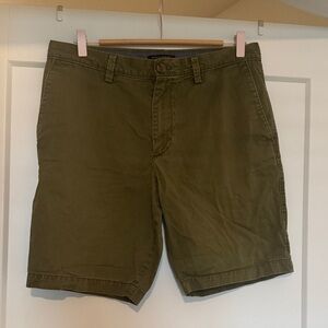 Banana republic Aiden short green mens